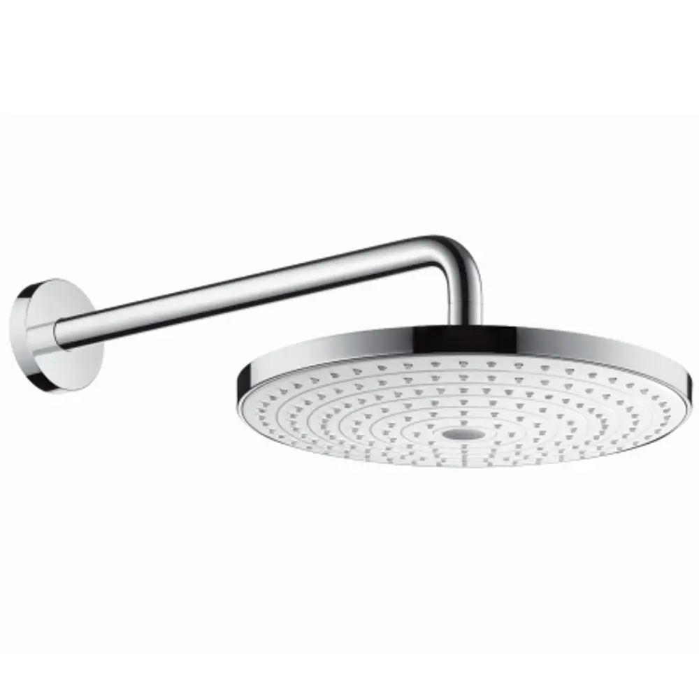 Hansgrohe Kopfbrause in Weiß und Chrom, runde Form mit mehreren mineralischen Düsen, montiert an einem schlichten, langen Brausearm.